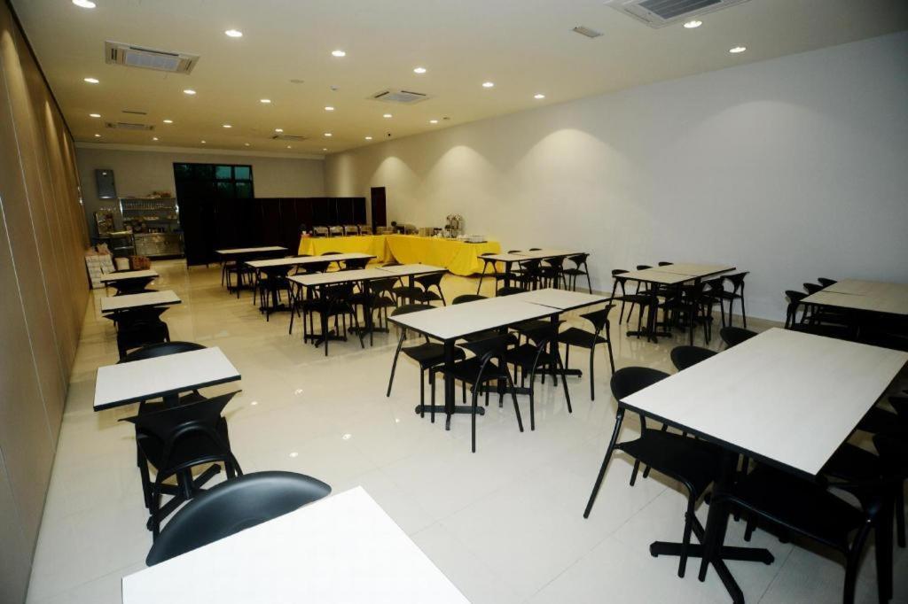 Star-Well Hotel Kuala Lipis Eksteriør billede